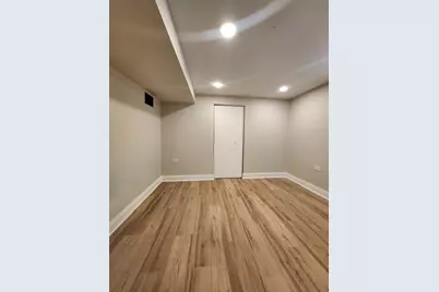 10104 S Prairie Avenue, Chicago, IL 60628 - Photo 5