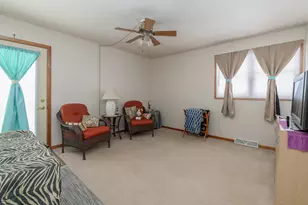 3810 Cedar Ave, Zion, IL 60099 - Photo 9