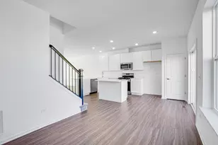 243 Settlers Pl, West Dundee, IL 60118 - Photo 9