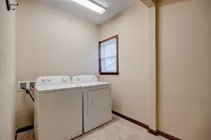 811 John St, Joliet, IL 60435 - Photo 7