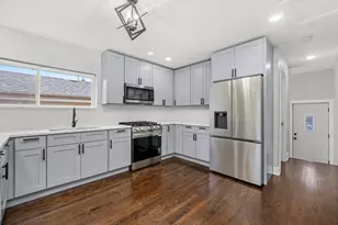 10129 S Indiana Ave, Chicago, IL 60628 - Photo 7