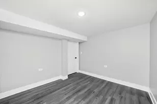 10129 S Indiana Ave, Chicago, IL 60628 - Photo 23