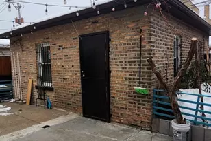 4855 W Wolfram St, Chicago, IL 60641 - Photo 3