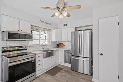 1136 S Summit Avenue, Villa Park, IL 60181 - Photo 7