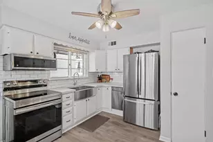 1136 S Summit Ave, Villa Park, IL 60181 - Photo 7