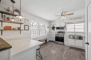 1136 S Summit Ave, Villa Park, IL 60181 - Photo 9