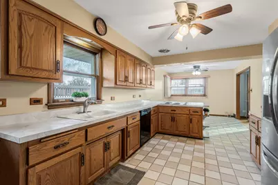 10801 S Tripp Avenue, Oak Lawn, IL 60453 - Photo 7