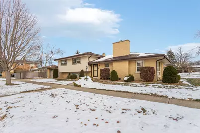 10801 S Tripp Avenue, Oak Lawn, IL 60453 - Photo 3