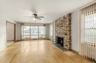 10801 S Tripp Ave, Oak Lawn, IL 60453 - Photo 5