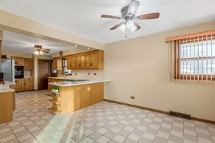 10801 S Tripp Ave, Oak Lawn, IL 60453 - Photo 9