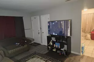 1105 Indian Ave, Aurora, IL 60505 - Photo 7