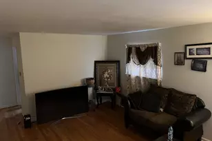 1105 Indian Ave, Aurora, IL 60505 - Photo 3