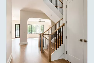 900 S Colfax Avenue, Elmhurst, IL 60126 - Photo 9