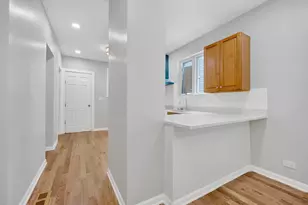 7825 S Ingleside Ave, Chicago, IL 60619 - Photo 11