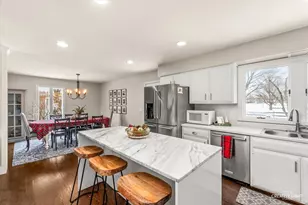 806 Fellows St, Saint Charles, IL 60174 - Photo 9