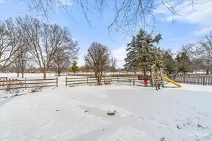 806 Fellows St, Saint Charles, IL 60174 - Photo 23