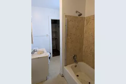 717 W Pleasant Street, Freeport, IL 61032 - Photo 15