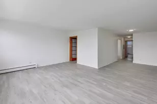 7200 N Claremont Ave, Chicago, IL 60645 - Photo 7