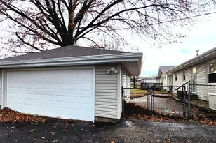 2514 W Nottingham Pl, Peoria, IL 61614 - Photo 27