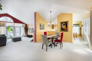 347 Ashford Cir, Bartlett, IL 60103 - Photo 3