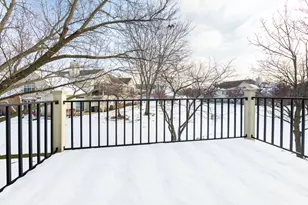 347 Ashford Cir, Bartlett, IL 60103 - Photo 19