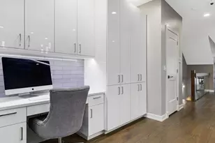 1448 W Erie St, Chicago, IL 60642 - Photo 11