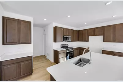 393 S Constitution Drive, Aurora, IL 60506 - Photo 3