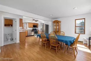 8829 Skyline Dr, Burr Ridge, IL 60527 - Photo 5