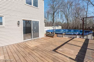 8829 Skyline Dr, Burr Ridge, IL 60527 - Photo 23