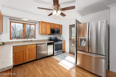 8829 Skyline Drive, Burr Ridge, IL 60527 - Photo 3