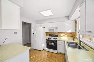 [Address not provided], Winfield, IL 60190 - Photo 9