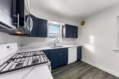 8142 S Yates Boulevard, Chicago, IL 60617 - Photo 9