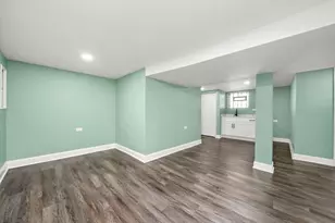 10436 S Eberhart Ave, Chicago, IL 60628 - Photo 19