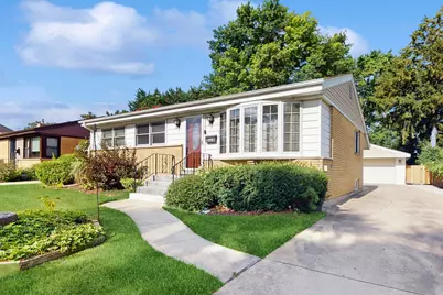 576 Amherst Avenue, Des Plaines, IL 60016 - Photo 1