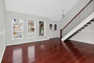 806 Hillview Dr, Lemont, IL 60439 - Photo 3