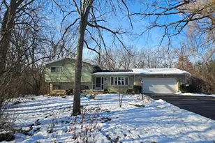 26890 N Longwood Rd, Lake Forest, IL 60045 - Photo 3