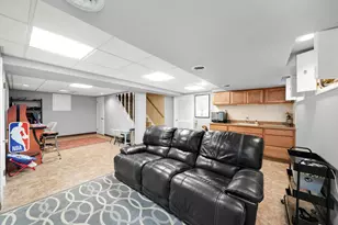 5238 Pratt Ave, Skokie, IL 60077 - Photo 15