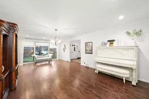 5238 Pratt Ave, Skokie, IL 60077 - Photo 13