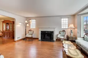 6230 N Troy St, Chicago, IL 60659 - Photo 5