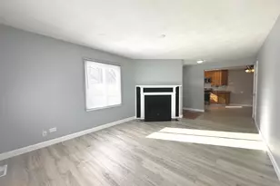 1410 Beverly Ln, Streamwood, IL 60107 - Photo 5