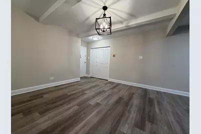 100 Willow Lane #201B, Willow Springs, IL 60480 - Photo 5