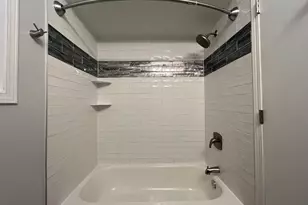 449 W 37th St, Chicago, IL 60609 - Photo 21