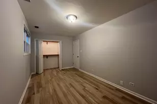 449 W 37th St, Chicago, IL 60609 - Photo 17