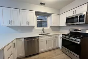 449 W 37th St, Chicago, IL 60609 - Photo 13
