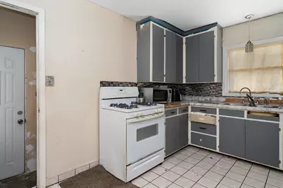 121 N May Street, Joliet, IL 60435 - Photo 5