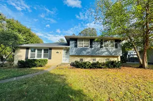 1136 Laurel Ln, Naperville, IL 60540 - Photo 1