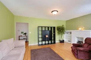 10810 N Hamlin Ave, Chicago, IL 60624 - Photo 17