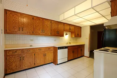 10400 Circle Drive S #102, Oak Lawn, IL 60453 - Photo 3