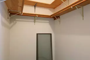 10400 Circle Dr S, Oak Lawn, IL 60453 - Photo 17