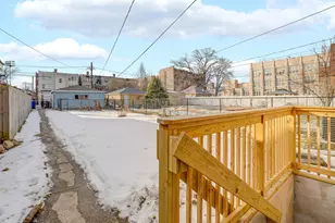 8352 S St Lawrence Ave, Chicago, IL 60619 - Photo 25